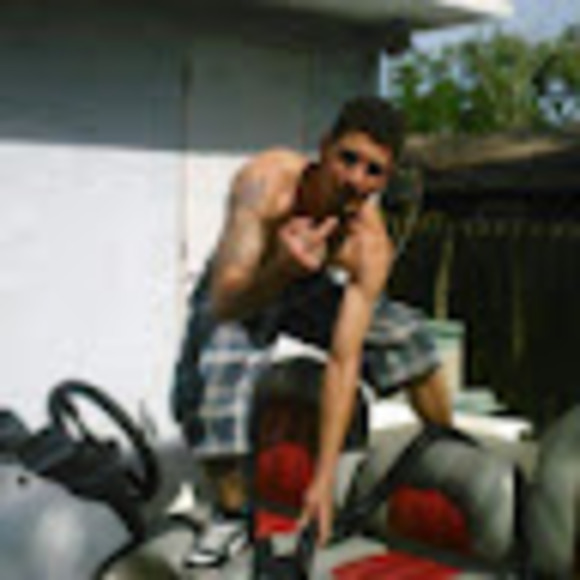 Meet your Posher, Justin - Picture 1 of 1